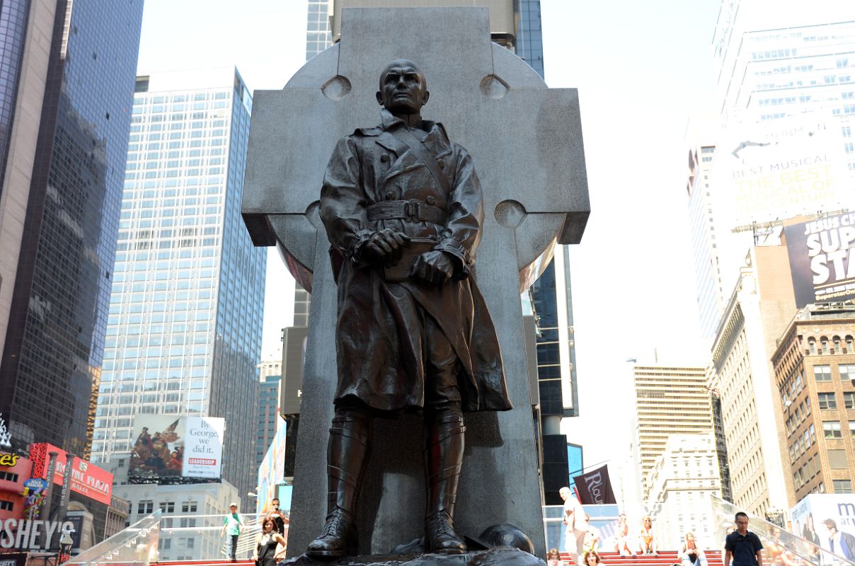 New York City Times Square 07 Chaplain Francis P. Duffy of New Yorks Fighting 69th Infantry Regiment Sculpted by Charles Keck At Duffy Square